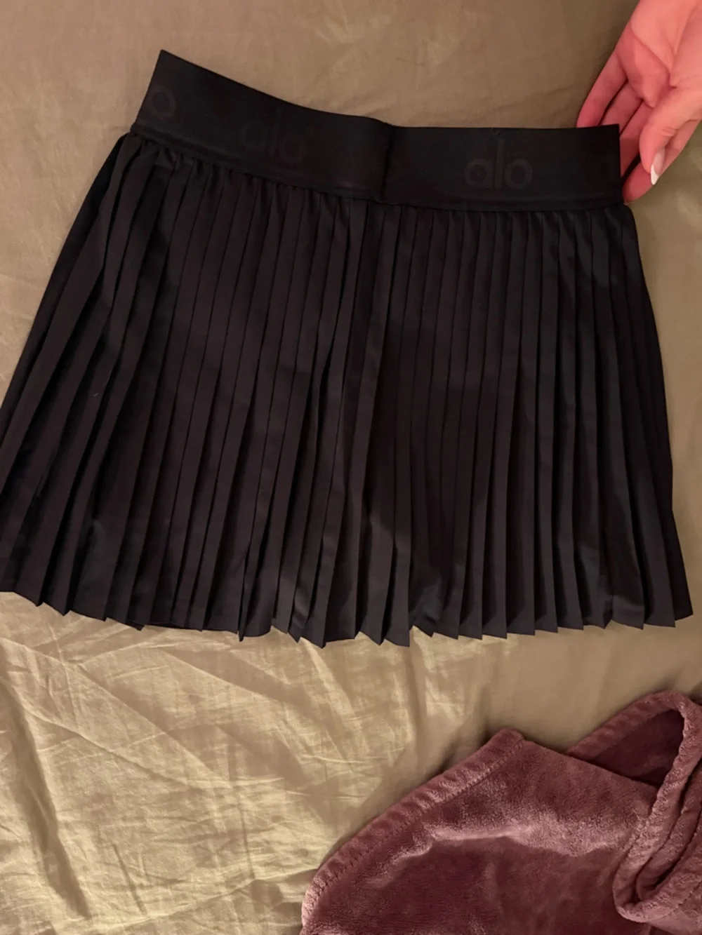 ALO Yoga Black Pleated Tennis Skort | Aces